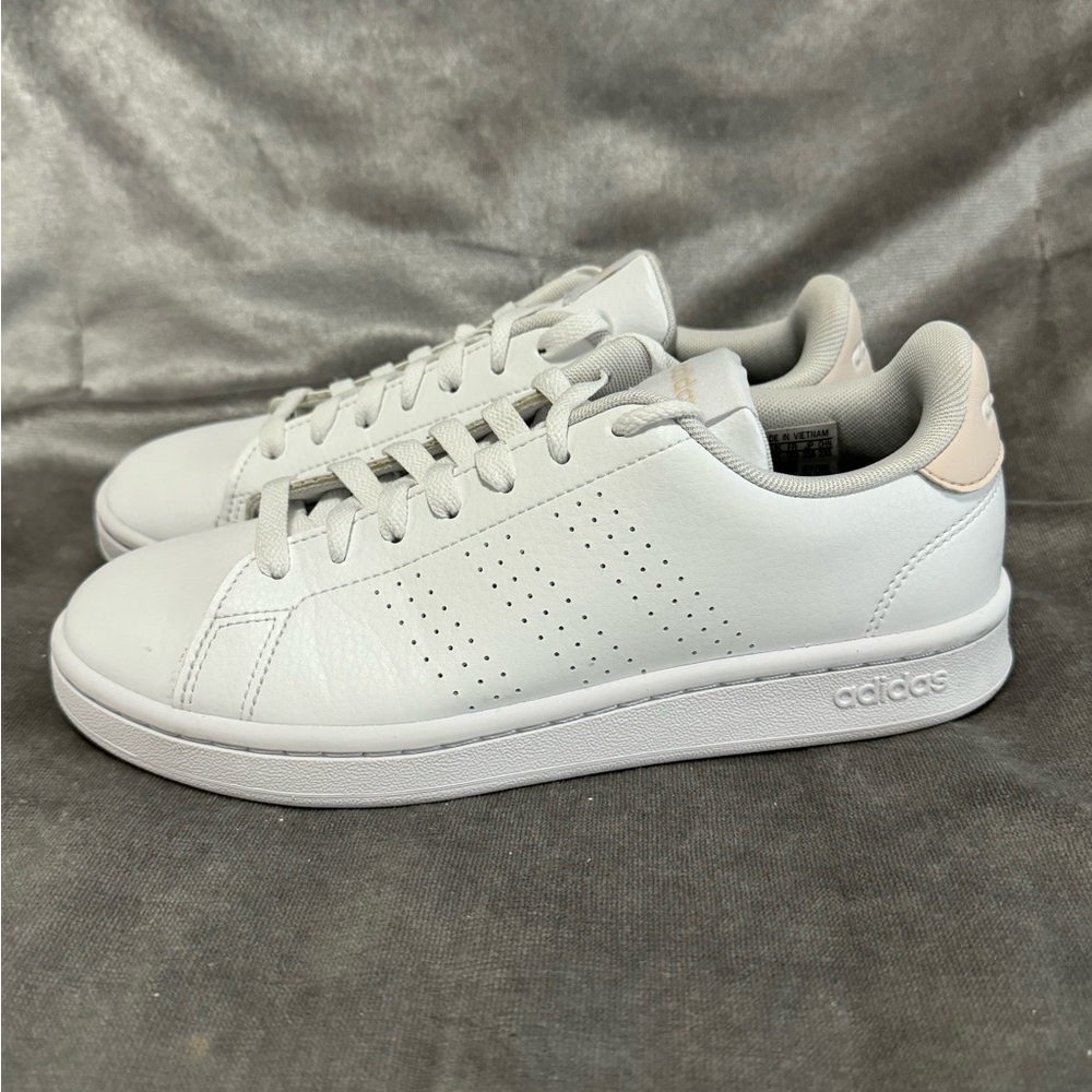 Women’s Adidas Advantage Cloudfoam Sneakers size 6.5 Cloud White/Wonder Quartz